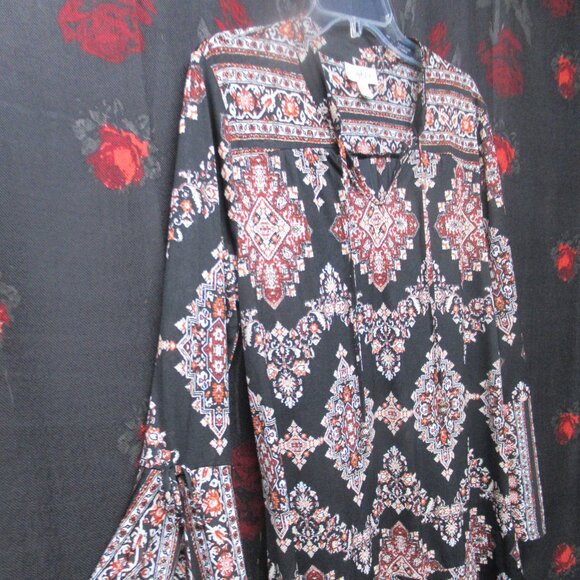 Black Geometric Pattern Boho Tunic with Lace Trim - Picture 1 of 8
